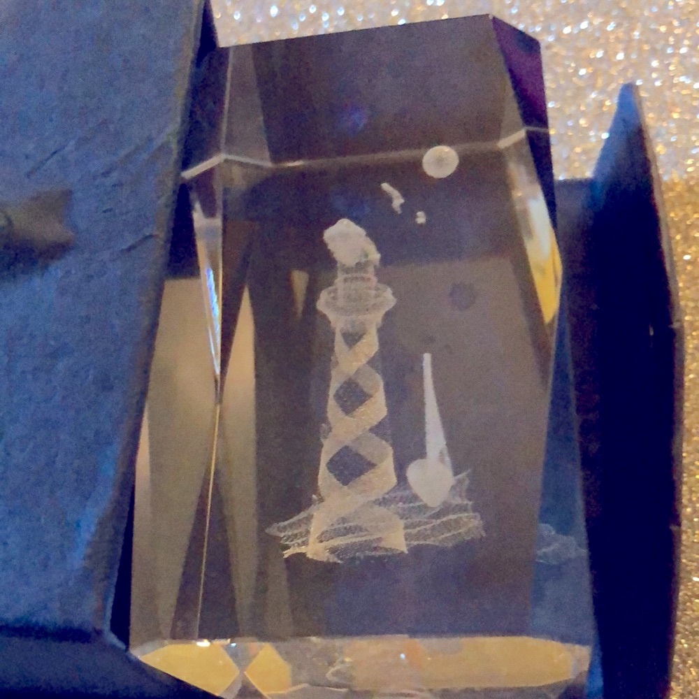 New. 3D crystal glass with Lighthouse inside